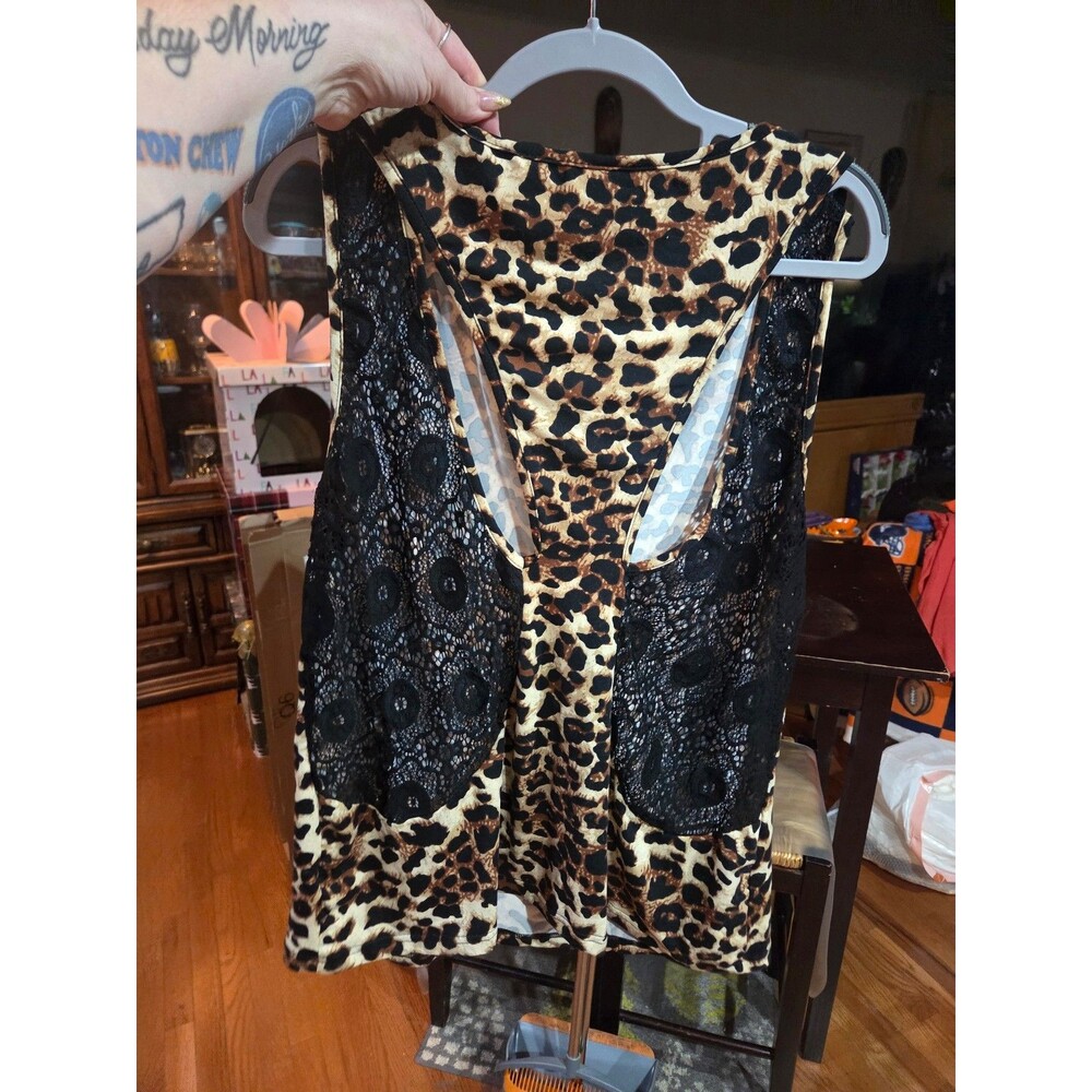 Animal Print Lace Racerback Tank Top - Picture 2 of 3